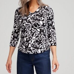 Chico's Black and White Fitted 3/4 Sleeve Blouse